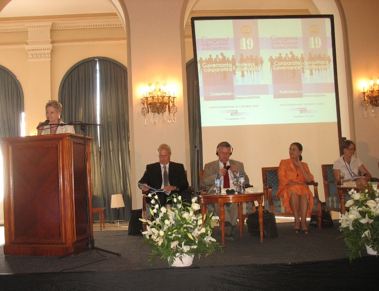 Dna Preşedinte interimar CECCAR Ecaterina Necşulescu la deschiderea Congresului